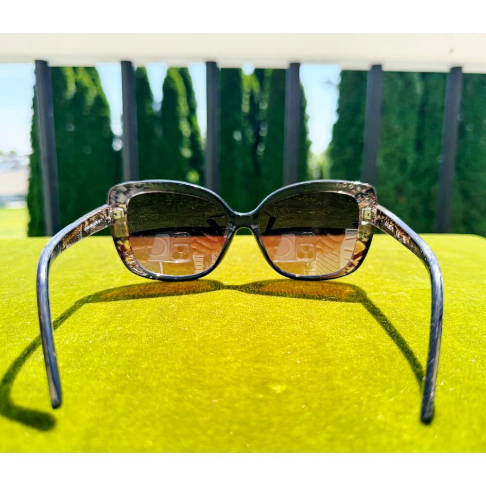 ✨ GLAMOUR ALERT: NEW Guess Factory Rhinestone Butterfly Sunglasses ✨ - Picture 4 of 7